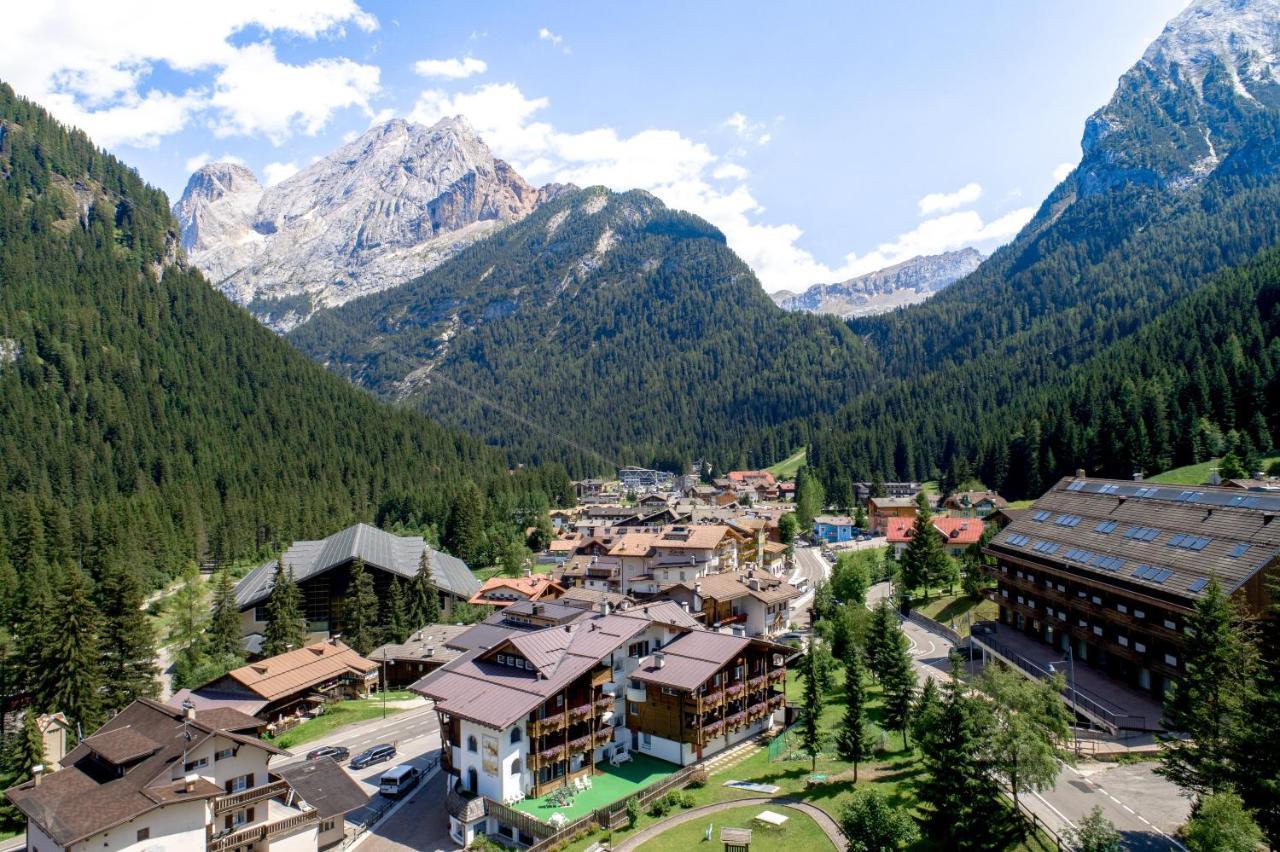 Hotel Alpe Canazei Exterior photo